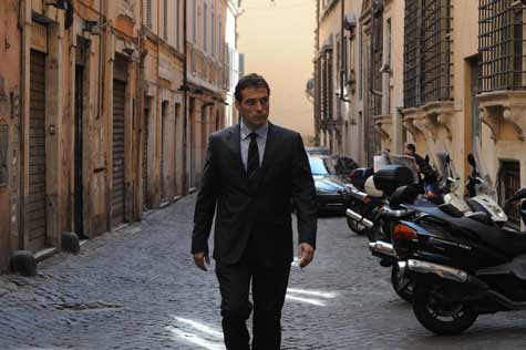 Aurelio Zen Strolls Rome /WGBH