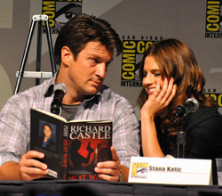 Stana Katic and Nathan Fillian at Comic Con 2010