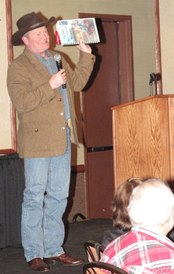 Craig Johnson's interview had to be postponed until after the banquet,/ photo by Clark Lohr
