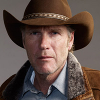 Robert Taylor as Cady's dad Walt Longmire needs a new truck more than a tie.