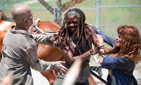 Danai Gurira as Michonne in The Walking Dead 4.02 "Infected" / AMC