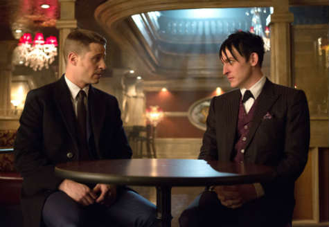 Detective James Gordon (Ben McKenzie, L) has a conversation with Oswald Cobblepot (Robin Lord Taylor, R) in the "Welcome Back, Jim Gordon" episode of Gotham.